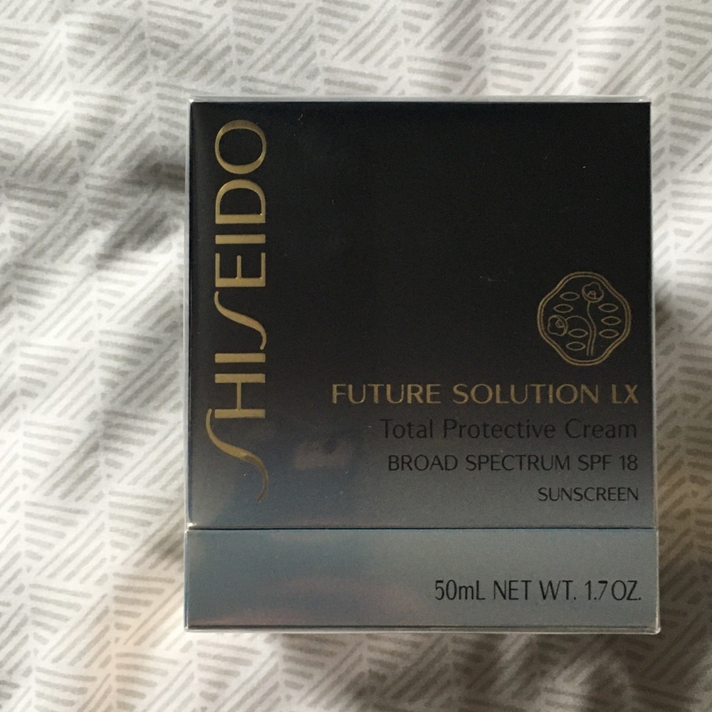 Shiseido Future Solution LX Total Protective Cream